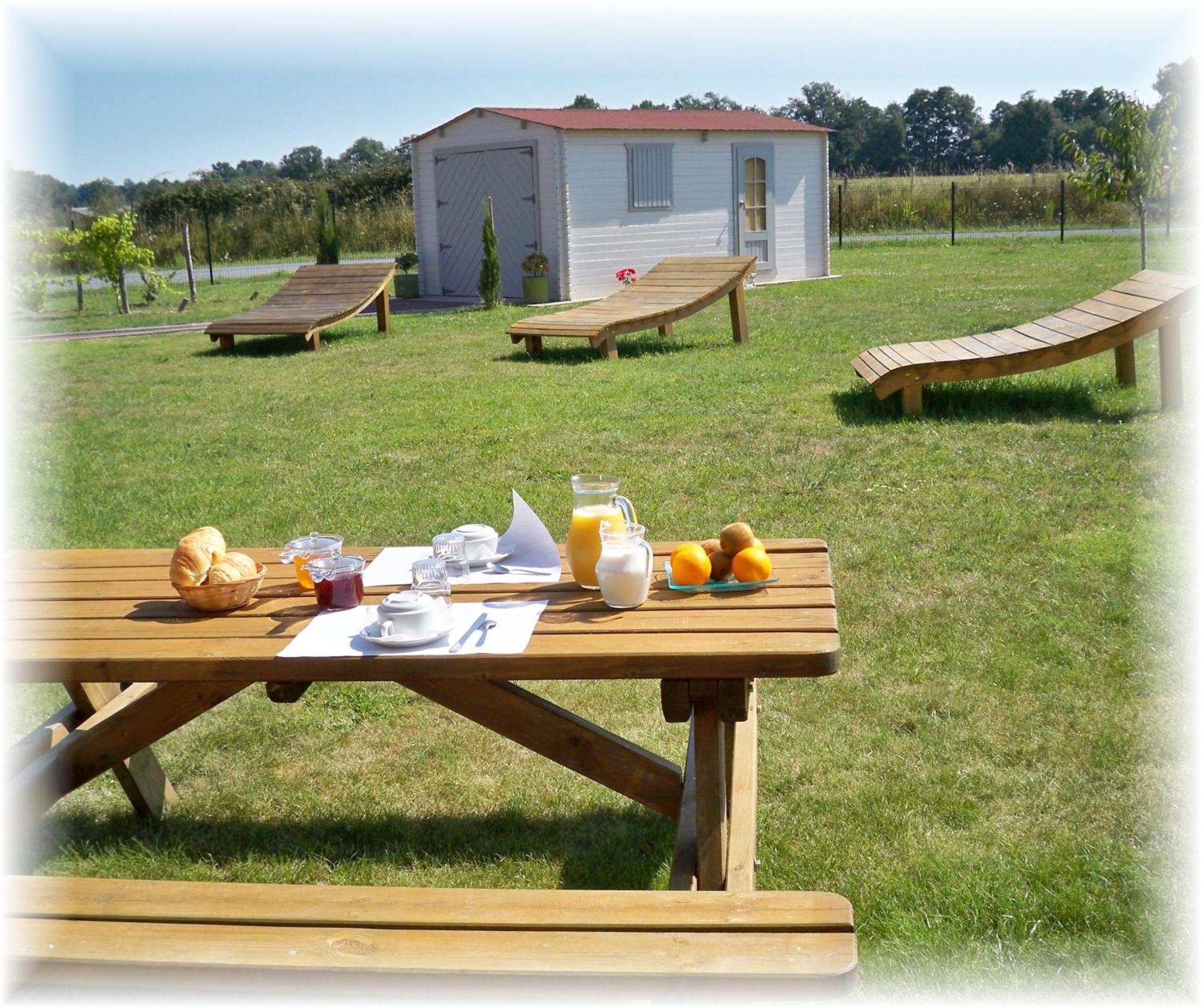 Natur'Hotel Ménesplet Zewnętrze zdjęcie