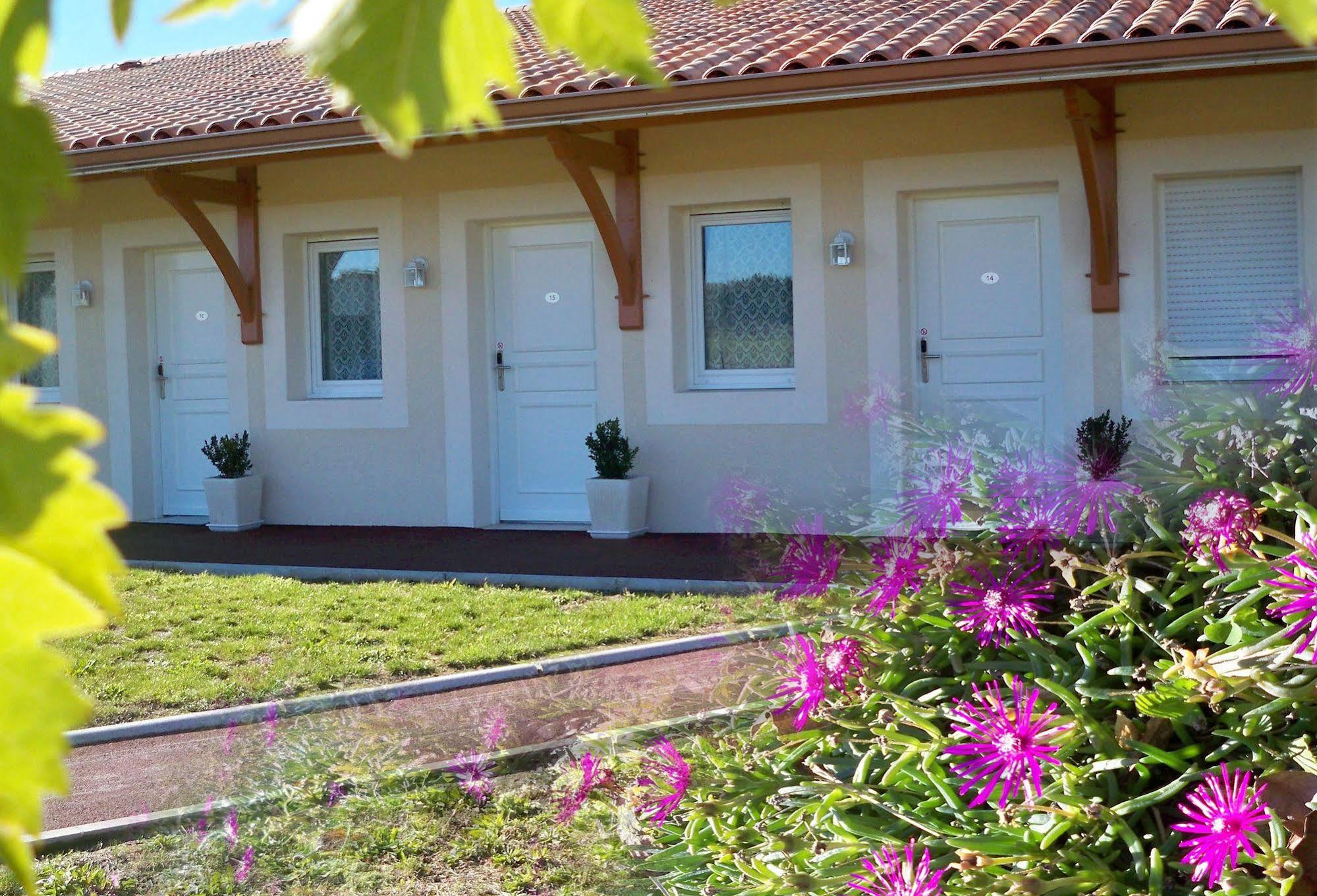 Natur'Hotel Ménesplet Zewnętrze zdjęcie