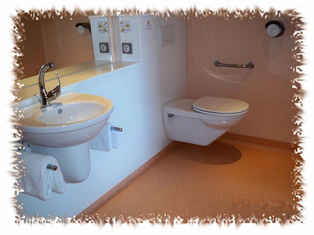 Natur'Hotel Ménesplet Zewnętrze zdjęcie
